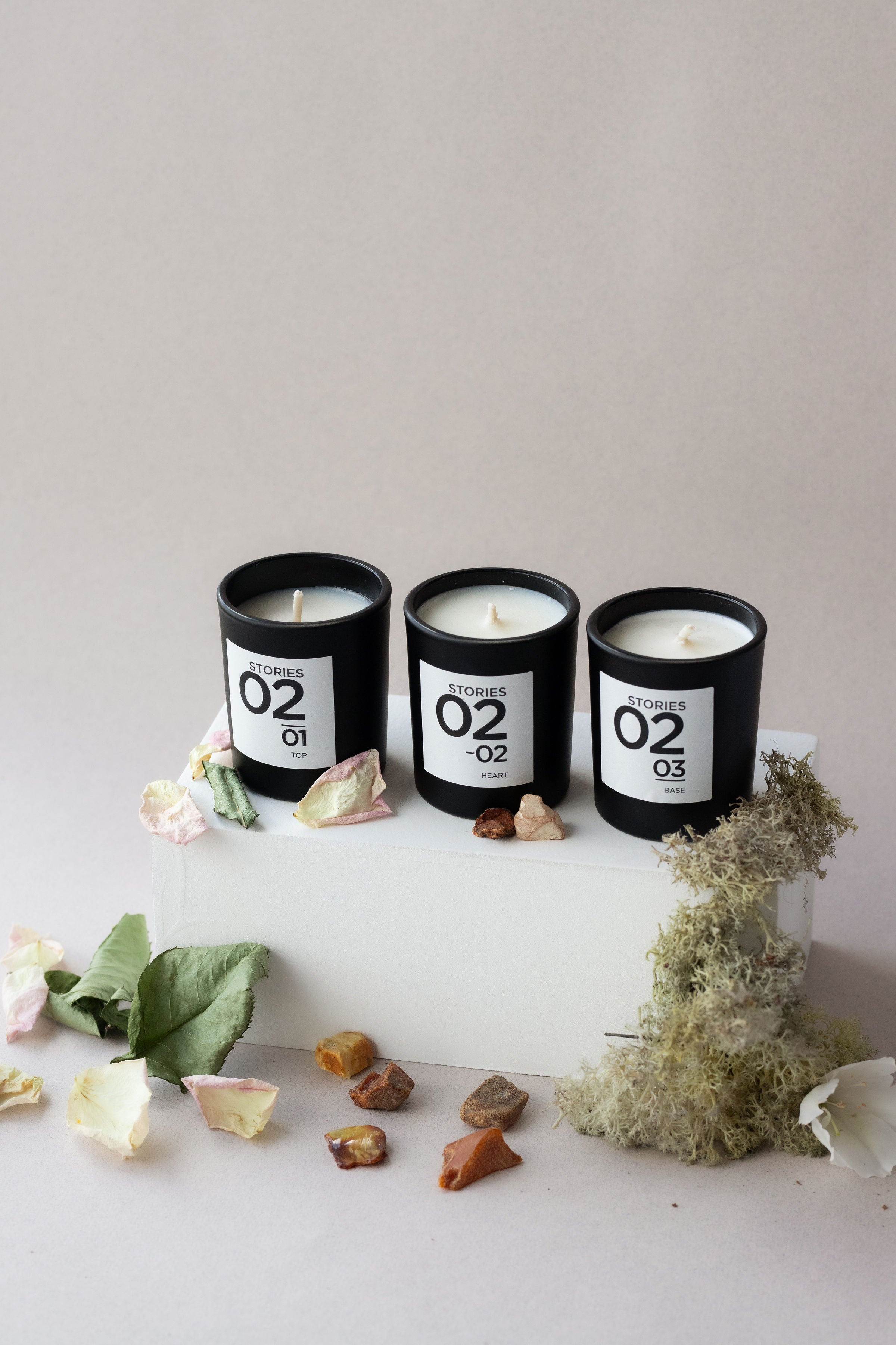 STORIES Nº.02 Bougie Parfumée Gift Set. Perfumed Candle Trio + Refills