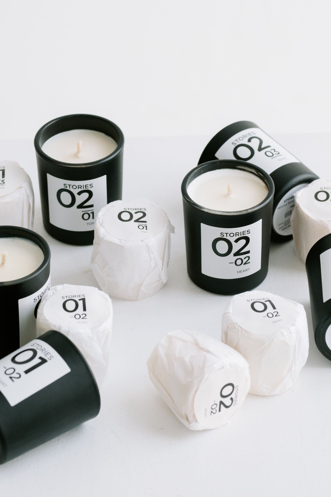 STORIES Nº.02 Bougie Parfumée Gift Set. Perfumed Candle Trio + Refills